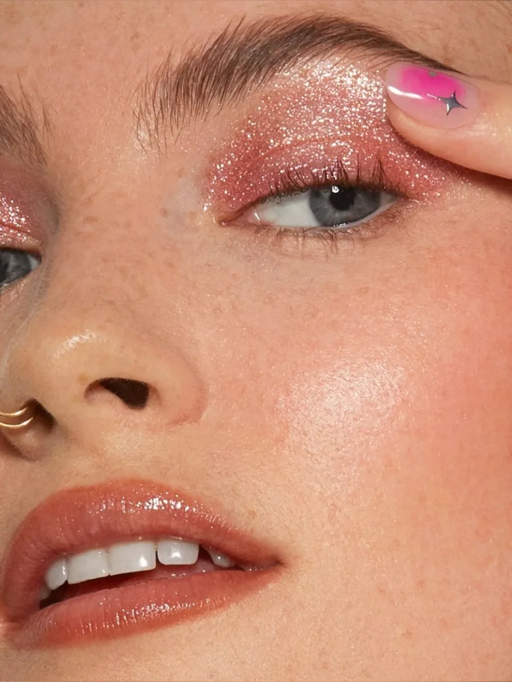 Half Magic Glitterpuck Pressed Glitter for Eyes, Face + Body - Picture 7 of 13